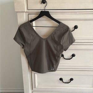 Under Armour Women's olive green Crop Top